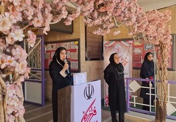 آغاز سال تحصیلی جدید در دبیرستان هیات امنایی فرزانگان