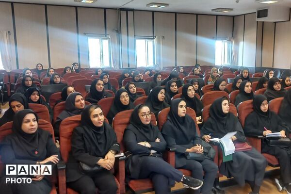 دوره آموزش و مهارت افزایی امداد و کمک های اولیه ویژه مربیان کودکستان در ناحیه دو شهرری
