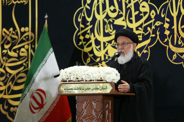 آیین شمعدان‌گردانی و خطبه خوانی شام رحلت حضرت معصومه(س)