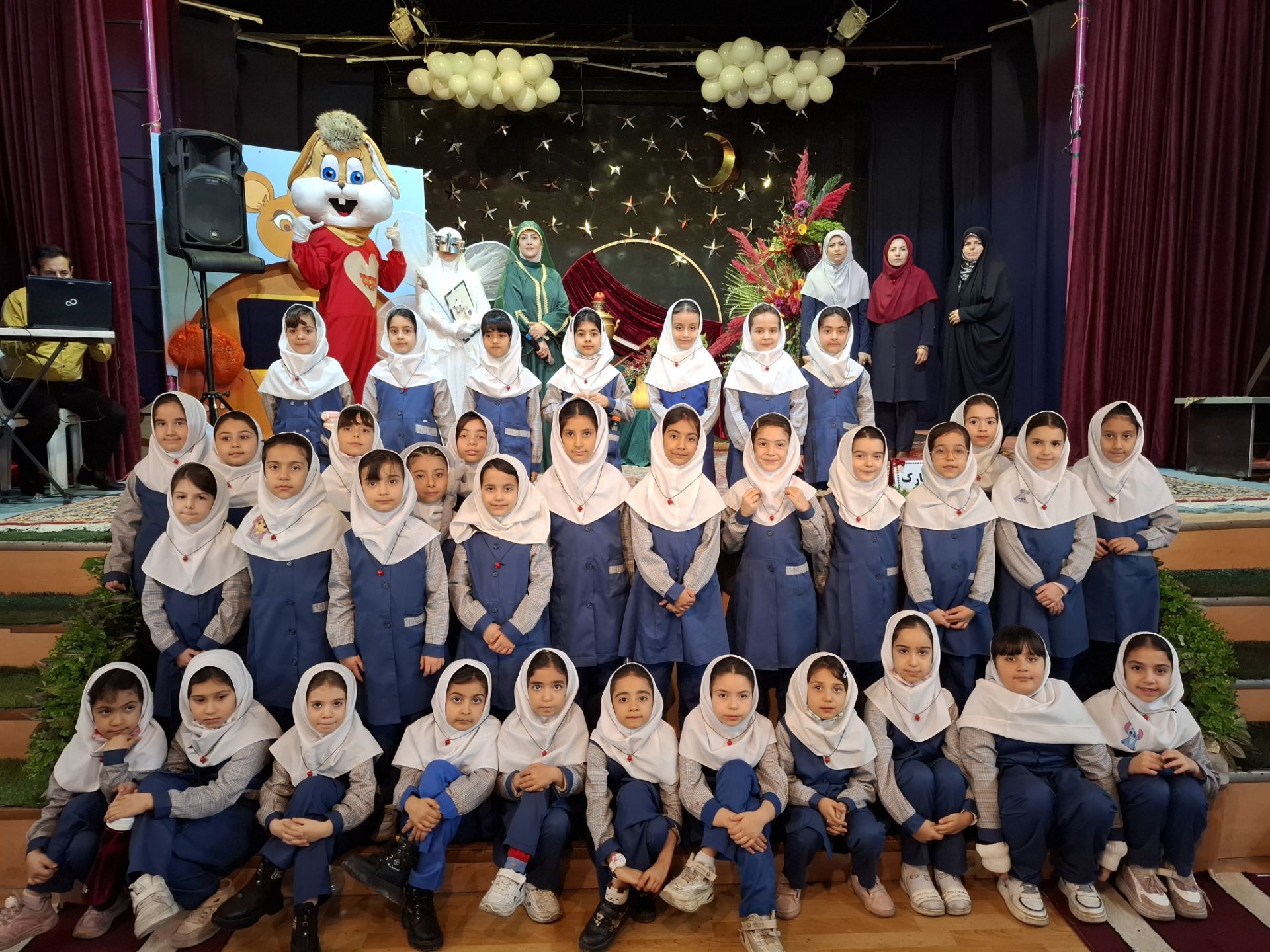 جشن یلدا ۱۴۰۴ در مدرسه ۱۷ شهریور شهرستان بجنورد 