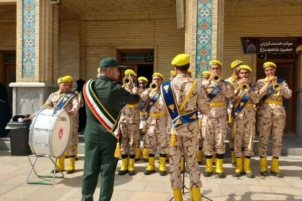 تشییع پیکر شهید دانش‌آموز در شاهچراغ(ع)