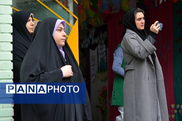 حضور خادمان رضوی در مدرسه قدر بهارستان‌دو