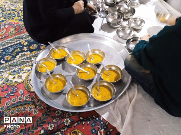  قرائت قرآن همزمان با اولین روز شهادت رهبر معظم انقلاب