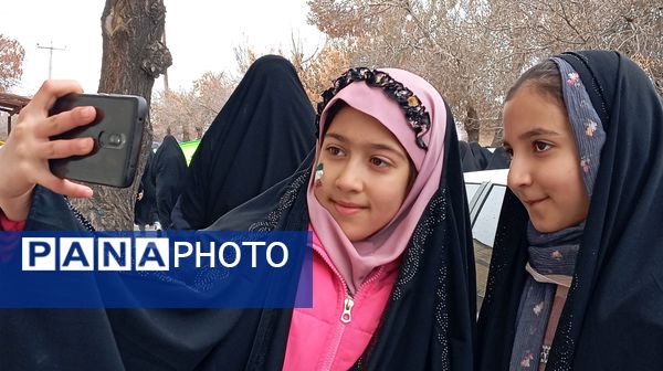 حاشیه نگاری حضور مردم شهر بن در راهپیمایی ۲۲ بهمن ۱۴۰۴