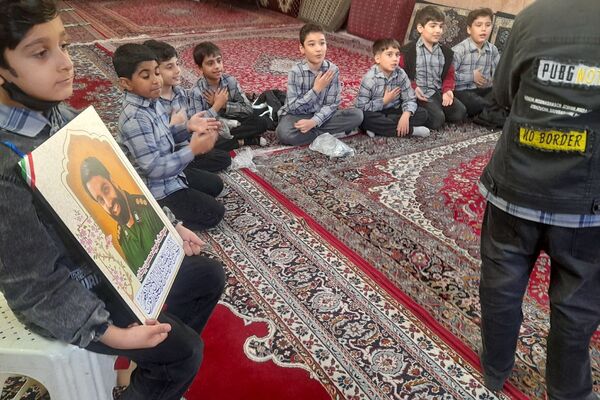  مراسم عزاداری ایام فاطمیه و یادواره شهدا در دبستان پسرانه آیت‌الله خامنه‌ای