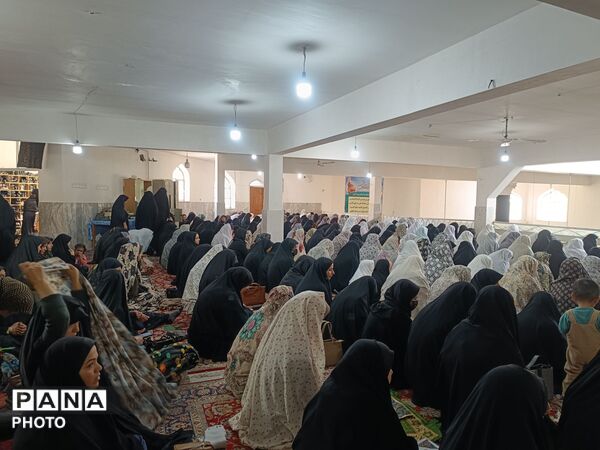 حضور حماسی مردم در اولین نماز جمعه بعد از شهادت رهبر انقلاب