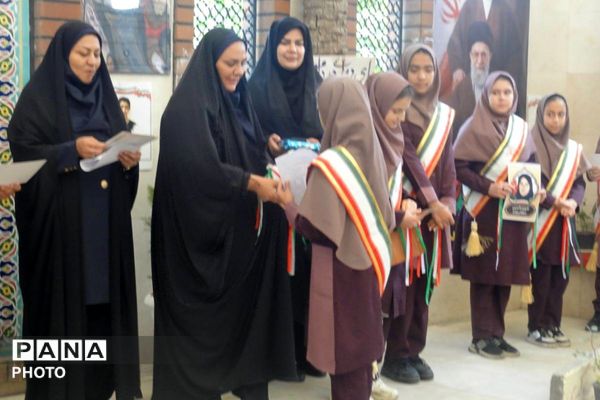 غبار روبی مزار شهدا در پردیس همزمان با هفته سلامت