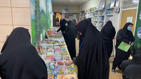 بازدید مدیران مدارس غیردولتی ناحیه ۷ مشهد از نمایشگاه کتاب