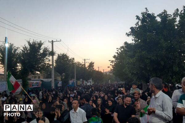 خیابان‌های لردگان، غرق در نور غدیر
