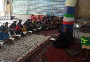 محفل انس با قرآن و ضیافت افطاری دبیرستان زنده یاد مظهری  