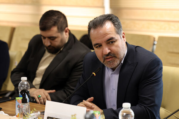 نشست صمیمی معاون تربیت بدنی و سلامت با ورزشکاران و کادر فنی تیم ملی والیبال دانش‌آموزی