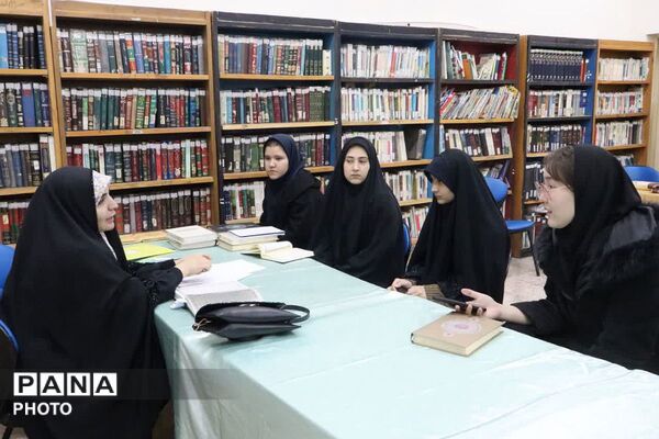 طنین چهل و چهارمین شور رقابت قرآنی در قلب‌های دانش‌آموزان قرچکی