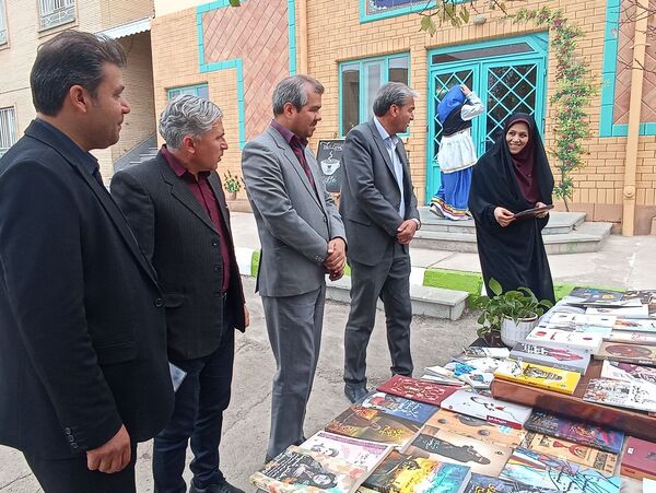 افتتاحیه کافه کتاب و سالن مطالعه در دبیرستان وکیلی۹