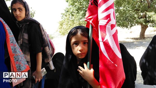 پیاده روی جاماندگان اربعین، نمادی از عشق به امام حسین(ع)