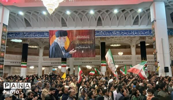 وداع با پیکر شهید امیر سرلشکر سید عبدالرحیم موسوی در حرم بانوی کرامت