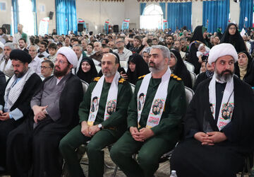 سیره زندگی شهدا را باید برای نسل جدید پررنگ کنیم