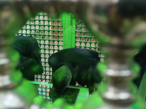 آیین غبارروبی ضریح مطهر امامزاده حمزه بن موسی کاظم (ع)