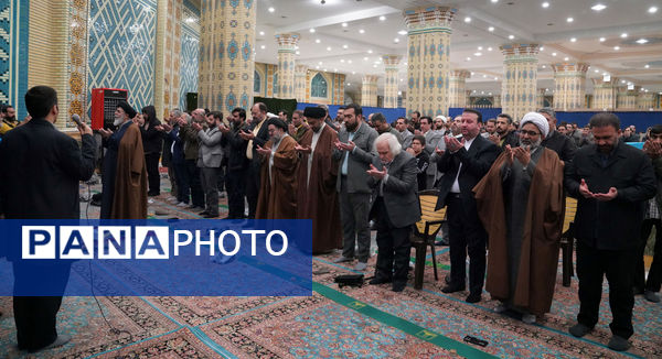 نشست صمیمی و ضیافت افطاری اصحاب رسانه و هنر در مسجد مقدس جمکران