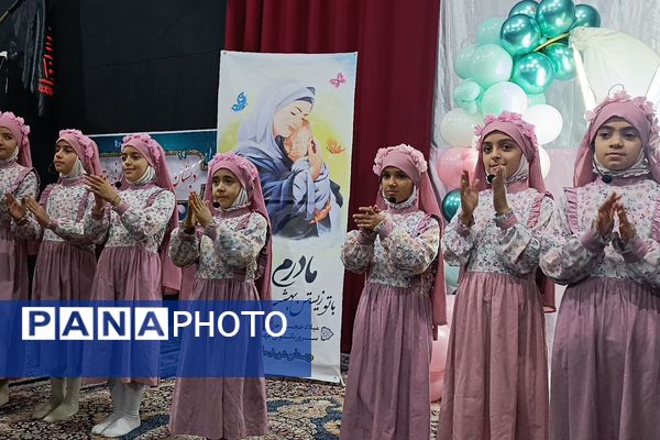  جشن «گل‌های زهرایی» در حسینیه شهدا با حضور دانش‌آموزان دبستان شهید طهرانی‌مقدم