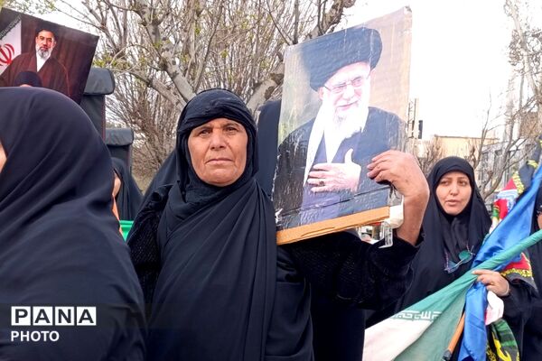 مراسم گرامیداشت چهلمین روز شهادت دانش‌آموزان میناب در شهرستان اسلام‌آباد غرب