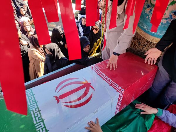 مردم علی‌آباد دمق جوکار از شهید گمنام استقبال کردند