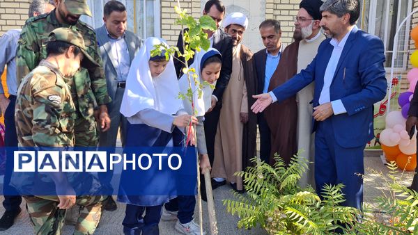 آیین نواختن زنگ ایثار و مقاومت در مدارس آباده