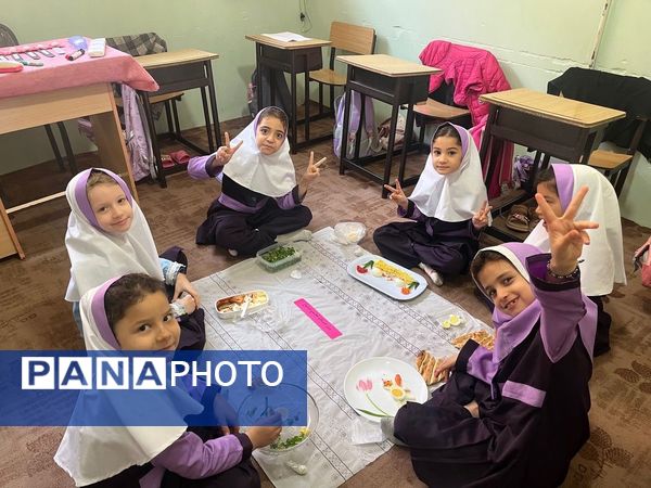 برگزاری صبحانه سلامت و روز جهانی تخم مرغ در دبستان فاطمه الزهرا شهرستان شیروان