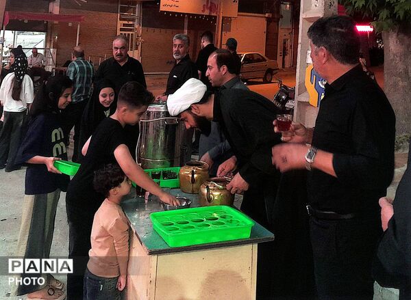 مراسم عزاداری شب های دهه اول محرم در شهرستان درگزین با حضور عزاداران شهر شاهنجرین