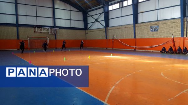 یک روز ورزشی در دبیرستان معراج تبریز