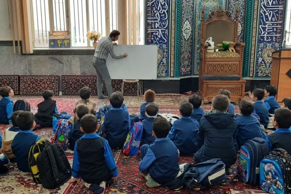 ایستادگی معلمان در سایه چالش‌های جاری