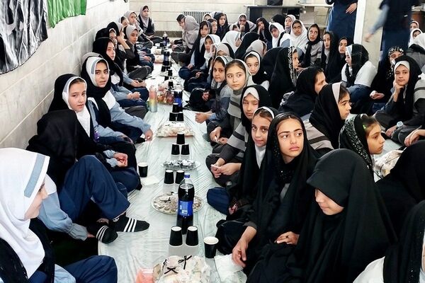 مراسم سوگواری ایام فاطمیه در دبستان موسی‌بن‌جعفر(ع) بهارستان‌دو