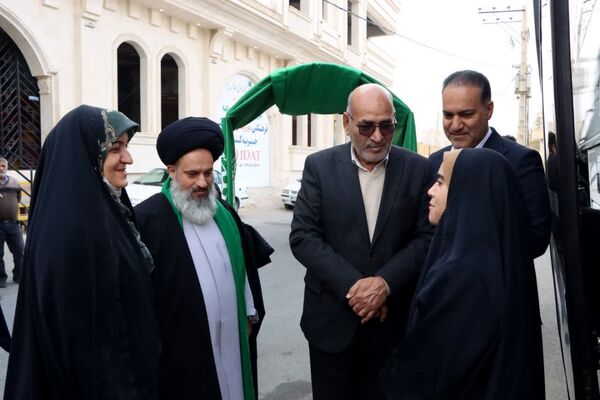 اعزام دانش‌آموزان دختر یزدی به سفر معنوی حج عمره