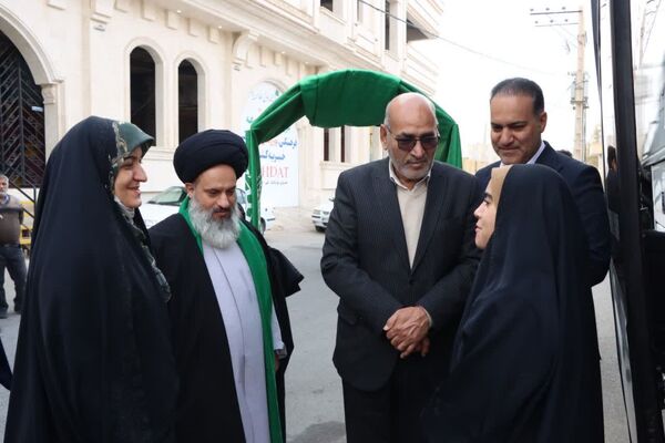 اعزام دانش‌آموزان دختر یزدی به سفر معنوی حج عمره
