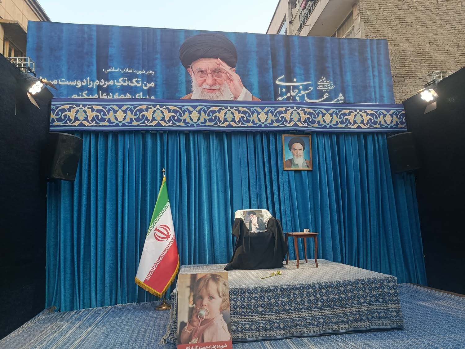 اردوی زیارتی دانشجومعلمان قم در مرقد امام و بیت رهبر شهید