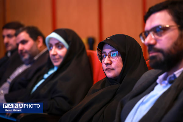 آیین رونمایی از «کتاب نوجوان ایرانی» 