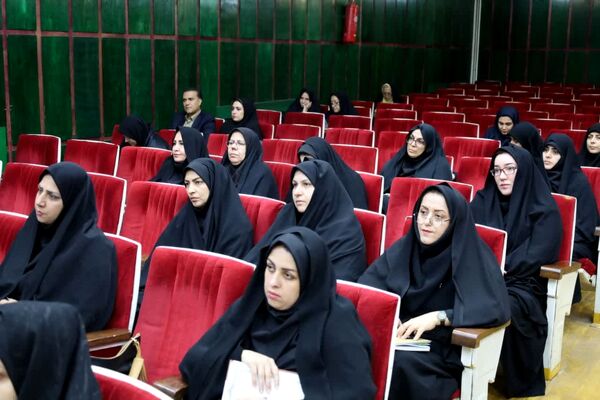 دیدار مدیرکل مدارس غیر دولتی وزارت آموزش و پرورش با مسئولان مدارس غیر دولتی استان یزد