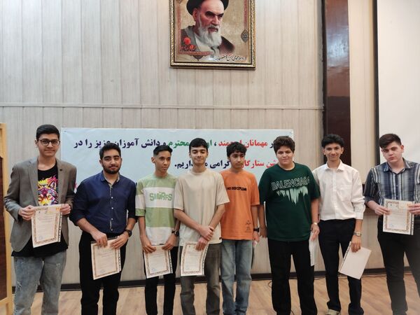 جشن ستارگان دبیرستان هیأت امنایی توحید دوره اول