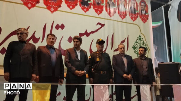 نود و هفت شب حضور حماسی و با شکوه مردم کوهدشت، در میدان امام خمینی(ره)