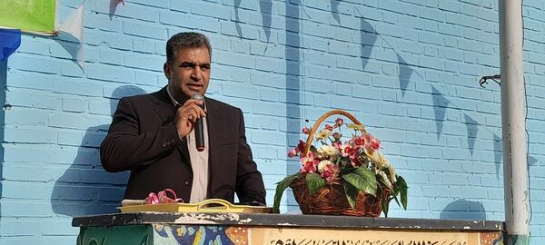 جشن شروع سال تحصیلی در دبیرستان شهدای انقلاب اسلامی ناحیه ۳ کرج