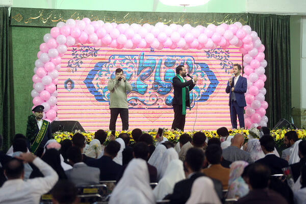 جشن ازدواج ۷۳۰ زوج دانشجوی در حرم حضرت معصومه(س)