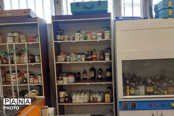 آزمایشگاه تخصصی نانو فناوری در پژوهش سرای بصیرت یک ناحیه دو شهرری 