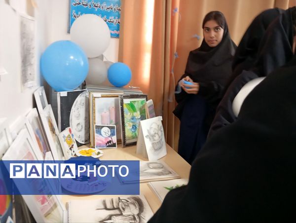 نمایشگاه محصولات دست ساز به مناسبت دهه فجر