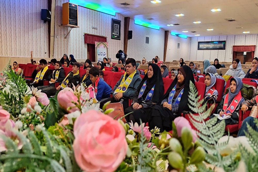 کلاس آموزشی خبرنگاری در کانون مهر تابان نیشابور