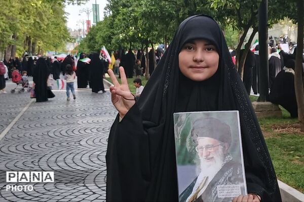 اجتماع دختران جان فدای ایران در شیراز