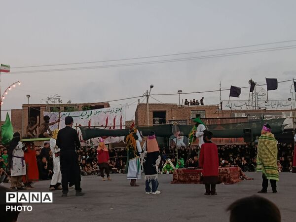 طنین فریاد «هل من ناصر» در میدان تعزیه