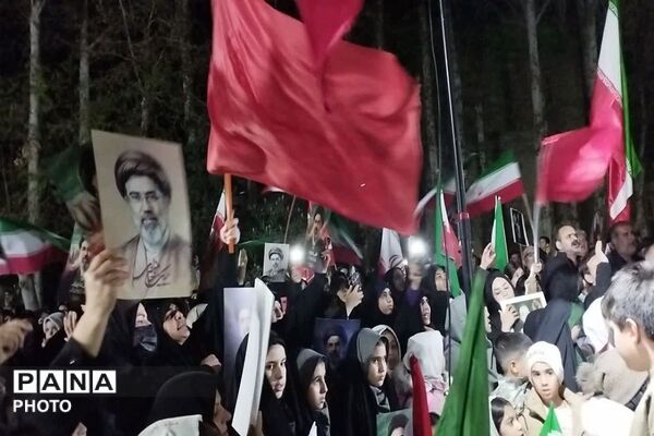 طنین فریاد «لبیک یا امام» در پیشوا؛ دبستان آیت‌الله خامنه‌ای به نام «شهید امام سید علی حسینی خامنه‌ای» تغییر یافت