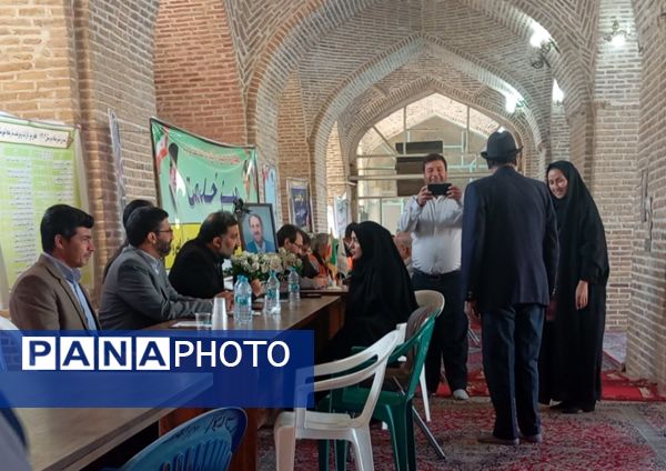 میز خدمت در نماز جمعه هفته چهارم آبان ماه در نیشابور