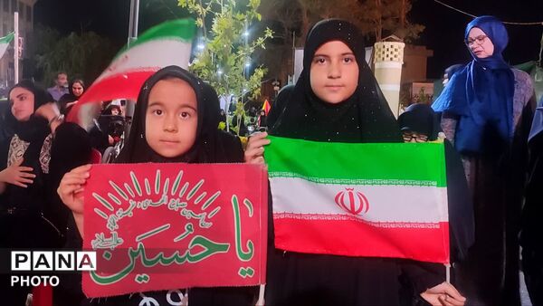 تجمع مردمی شهرستان نجف‌آباد همراه با عزاداری ایام محرم
