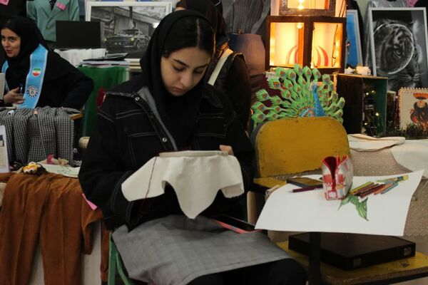 نمایشگاه دست‌سازه‌های هنرستان‌های ناحیه۲ زنجان