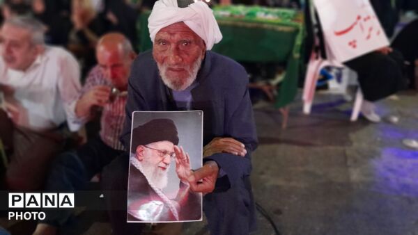 هم‌نشینی‌های همیشگی در حسینیه امام خمینی (ره)